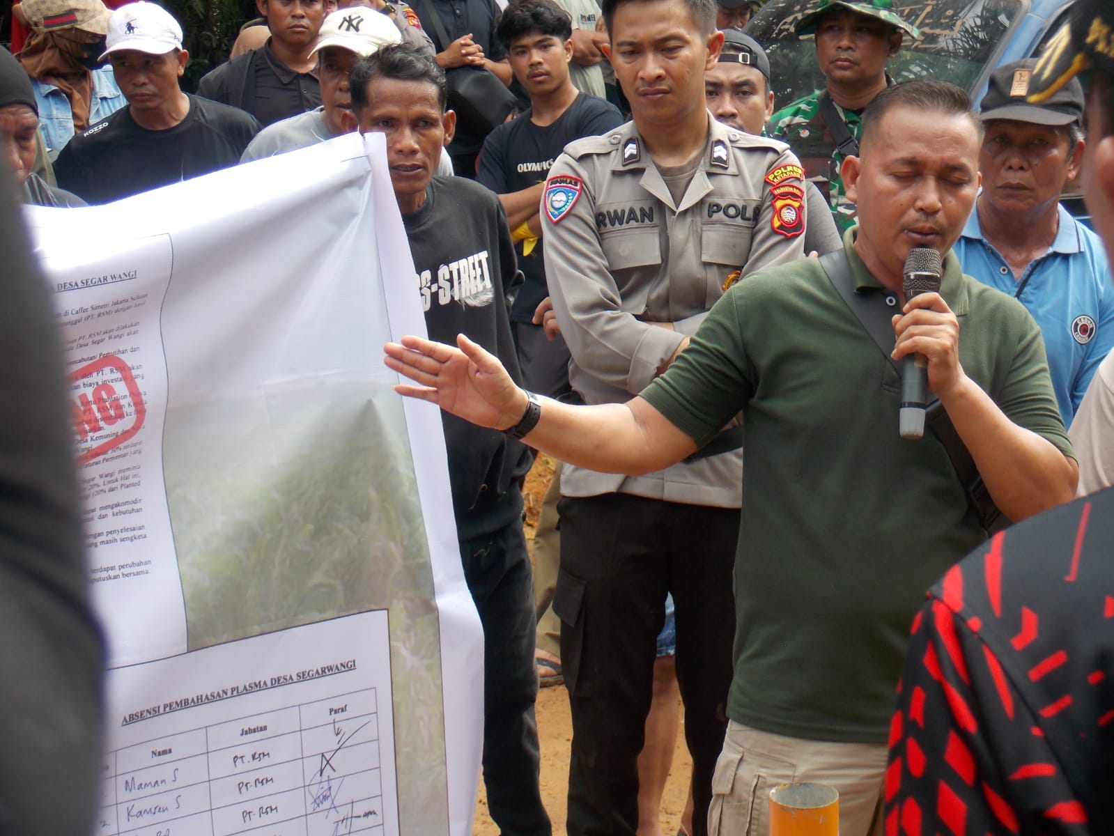 PJ Kades Segar Wangi, Suryadi meminta perusahaan tidak lagi hanya mengirim perwakilan, tetapi menghadirkan pimpinan utama Kamsen Saragih