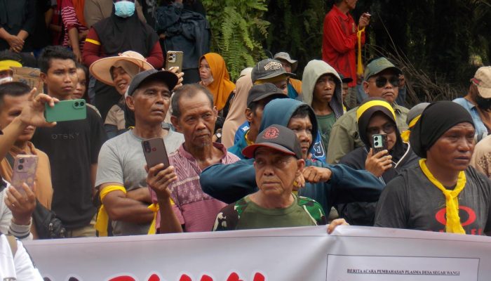 Ratusan Warga Mambuk Tutup Akses PT RSM BGA Group, Tagih Janji Tak Kunjung Direalisasikan