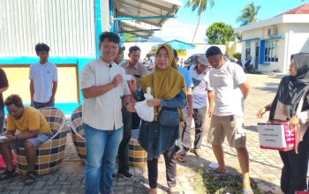 Perdana Bulog Cabang Lampung Selatan Bagikan 800 Paket Hewan Kurban di Bagikan ke Masyarakat 