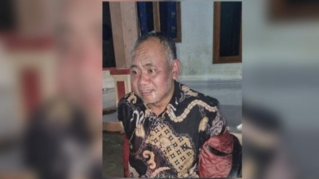 Pendiri pondok pesantren di Pati yang diduga melakukan pencabulan terhadap puluhan santriwati, sempat melarikan diri ke Jakarta sebelum ditangkap di Wonogiri. (Dok. Istimewa)Baca artikel CNN Indonesia "Pendiri Ponpes Pati Tersangka Pemerkosaan Sempat Kabur ke Jakarta" selengkapnya di sini: https://www.cnnindonesia.com/nasional/20260507111346-12-1356085/pendiri-ponpes-pati-tersangka-pemerkosaan-sempat-kabur-ke-jakarta. Dok :CNN