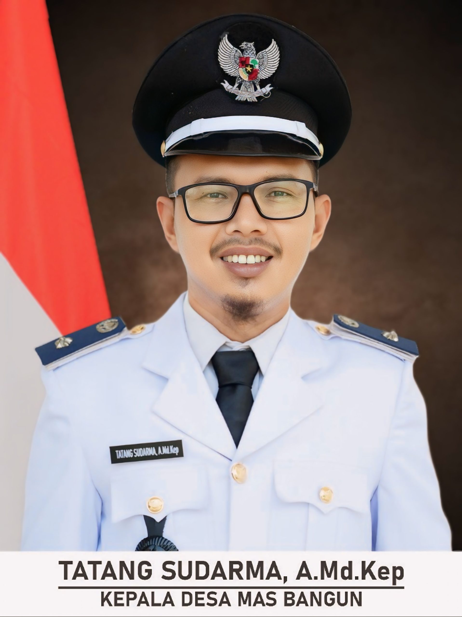 Tatang Sudarma Kades Mas Bangun Kecamatan Teluk Batang Kayong Utara/dok : beritainvestigasi