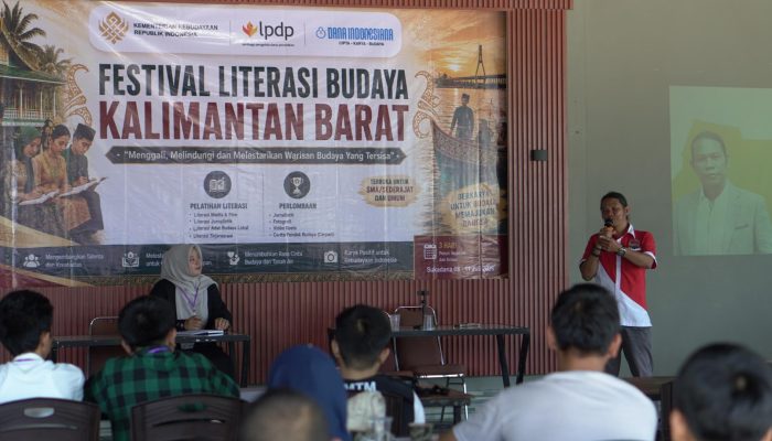 Festival Literasi Budaya, Ketua PWK Bekali Pelajar Kayong Utara Dasar Jurnalistik dan Etika Pers