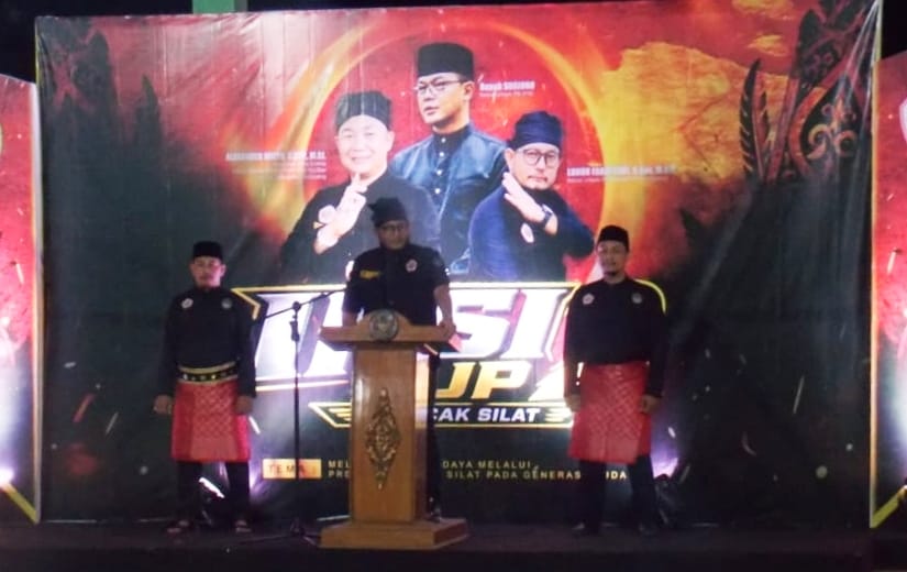 Ketua Pengkab IPSI Ketapang Luhur Faraytodi saat memberikan sambutan pada pembukaan IPSICUP 2026