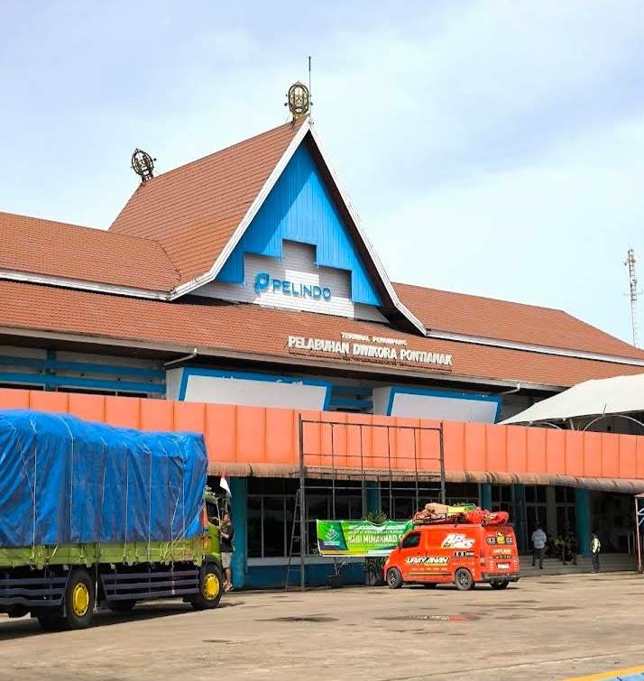 Foto : Pelabuhan Dwikora Pontianak( dok : Arizal Fadhilah/Map