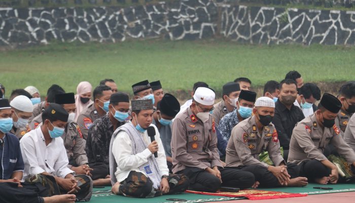Polres Landak Gelar Shalat Istisqa, Mohon Hujan di Tengah Kondisi Kemarau