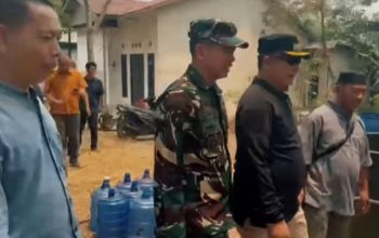 Pemkab Ketapang dan Kodim 1203 Kerahkan Mobil RO, 133 KK Terima Air Bersih 