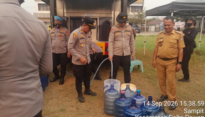 Krisis Air Bersih Meluas, Polres Ketapang dan Brimob Olah 15 Ribu Liter Air Siap Minum
