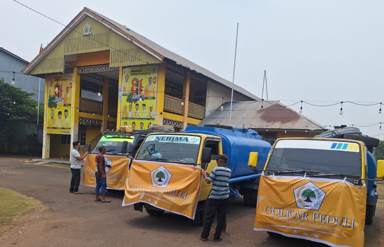 DPD Golkar Distribusikan Air bersih