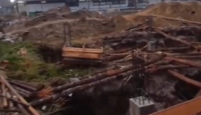 Pelaksana Diduga Menggunakan Material Pasir Pantai pada Pembangunan Puskesmas Kendawangan