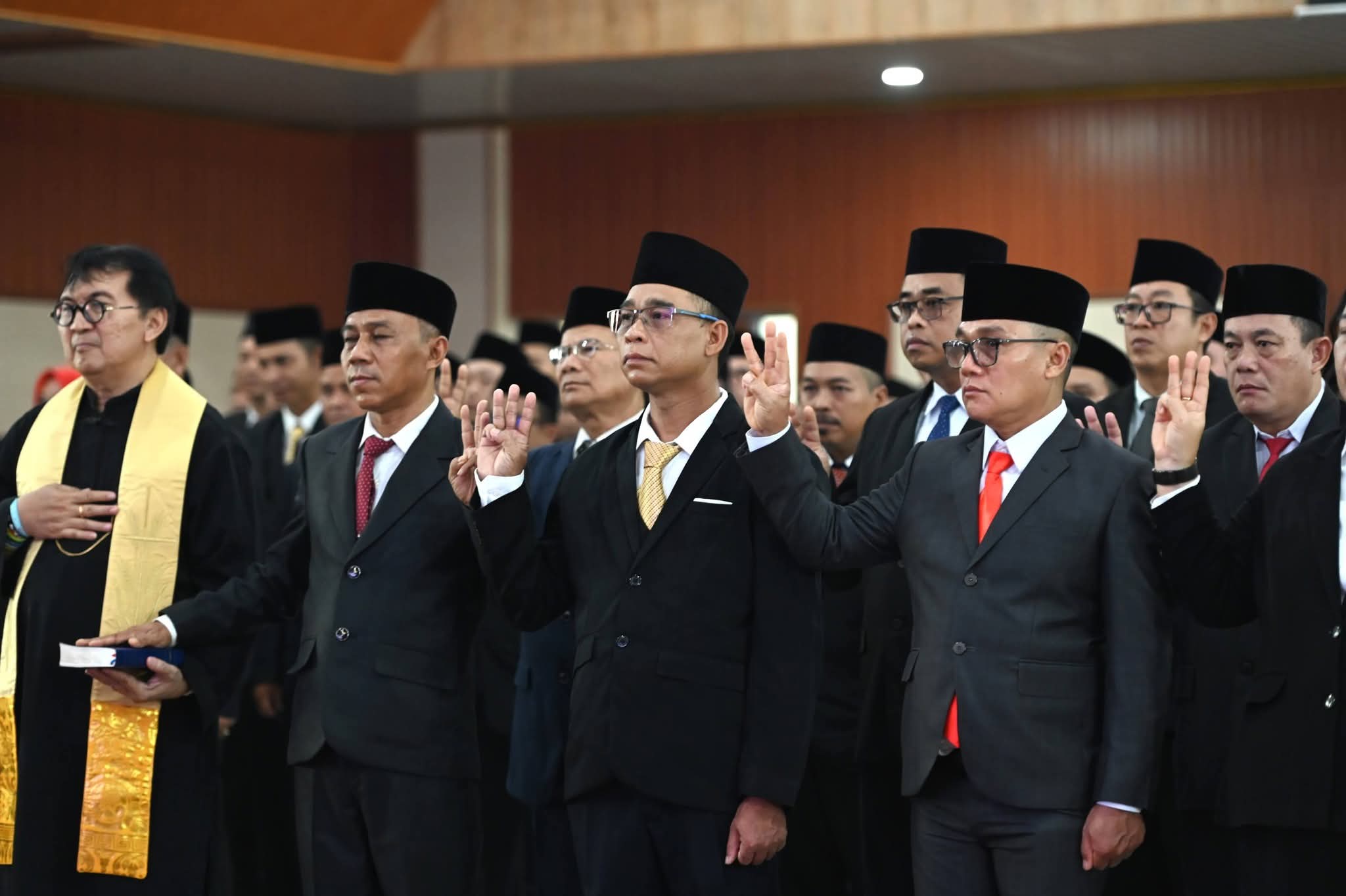 115 pejabat administrator dan pengawas di lingkungan Pemerintah Kabupaten Ketapang resmi dilantik dan diambil sumpah/janjinya oleh Bupati Ketapang