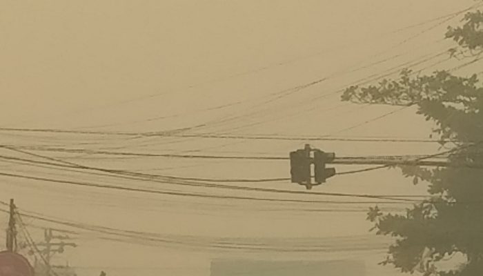 Kabut Asap Semakin Parah di Ketapang, Jarak Pandang Terbatas Warga Keluhkan Sesak Napas